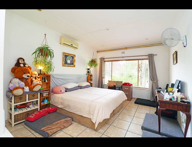 3 BEDROOM HOUSE FOR SALE IN BRAMLEY